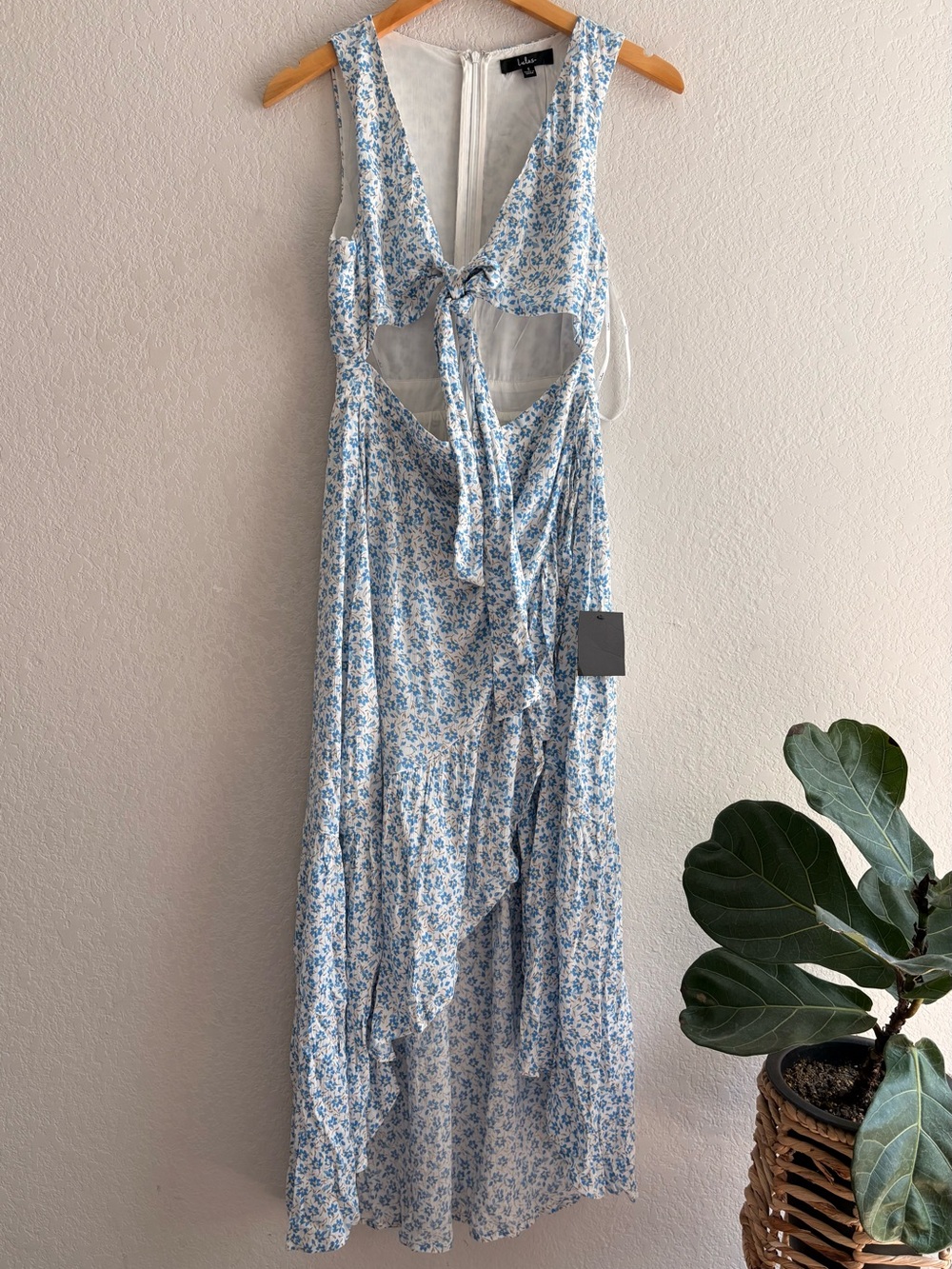 NWT Lulus Flowery Sentiments white floral print tie-front midi dress s